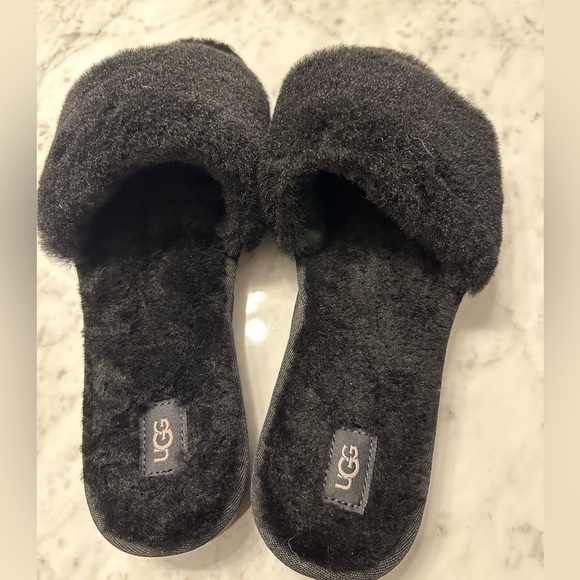 Ugg Women’s Black Slippers - Picture 2 of 7